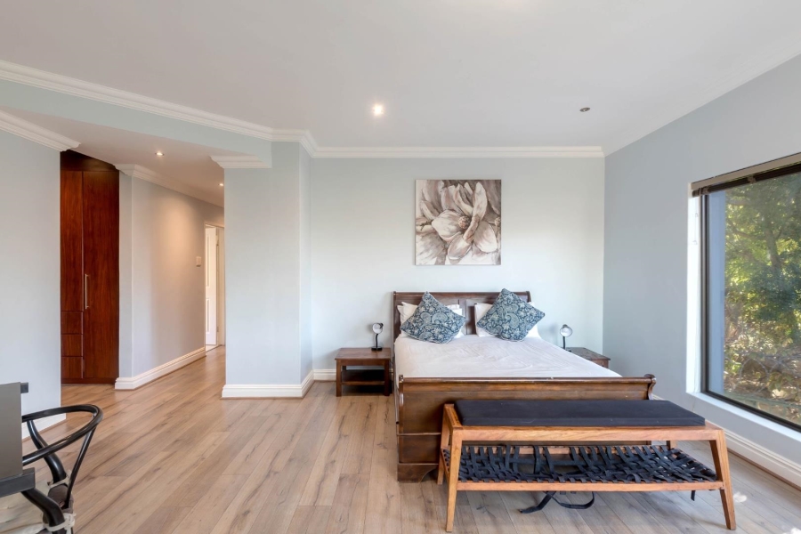 To Let 4 Bedroom Property for Rent in Tamboerskloof Western Cape